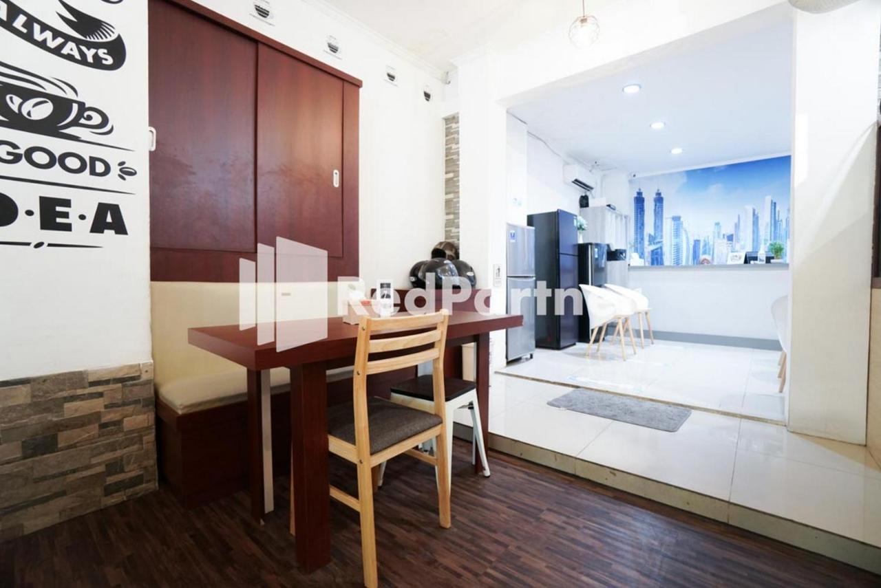 Eascot Hotel Mitra Reddoorz Jakarta Extérieur photo