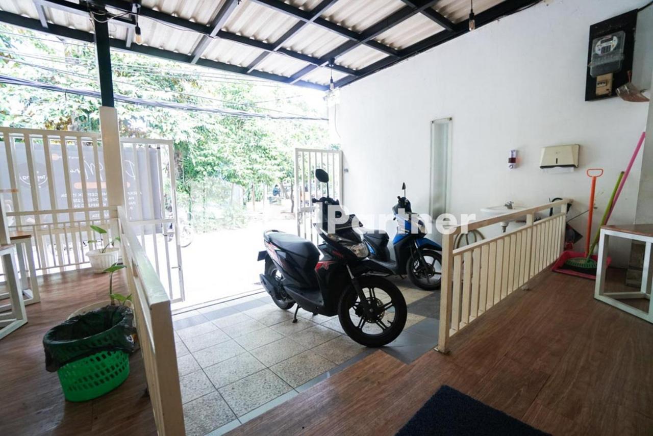 Eascot Hotel Mitra Reddoorz Jakarta Extérieur photo