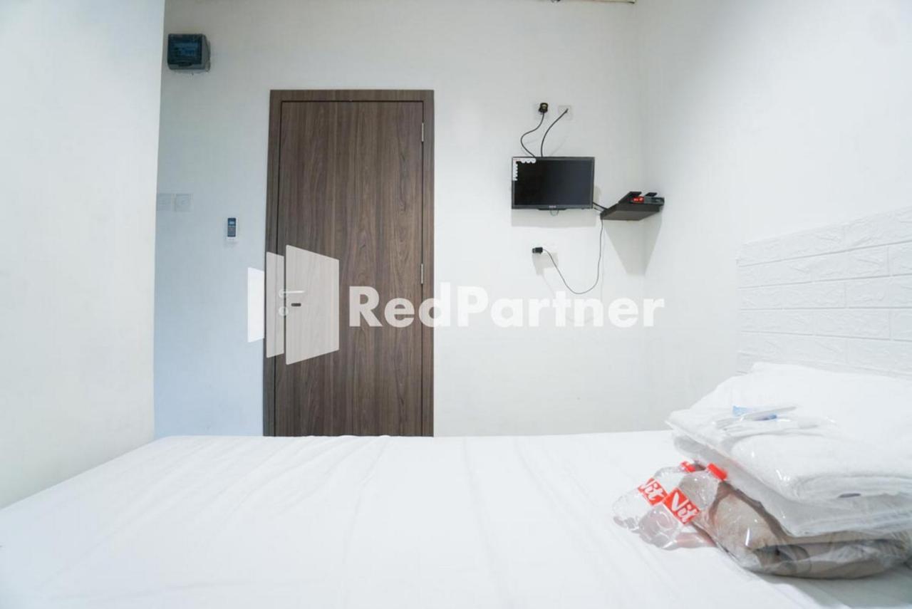 Eascot Hotel Mitra Reddoorz Jakarta Extérieur photo