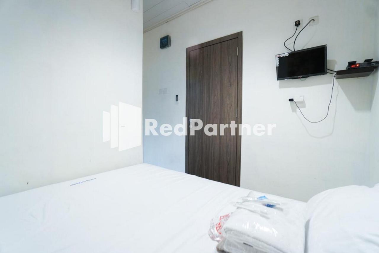 Eascot Hotel Mitra Reddoorz Jakarta Extérieur photo